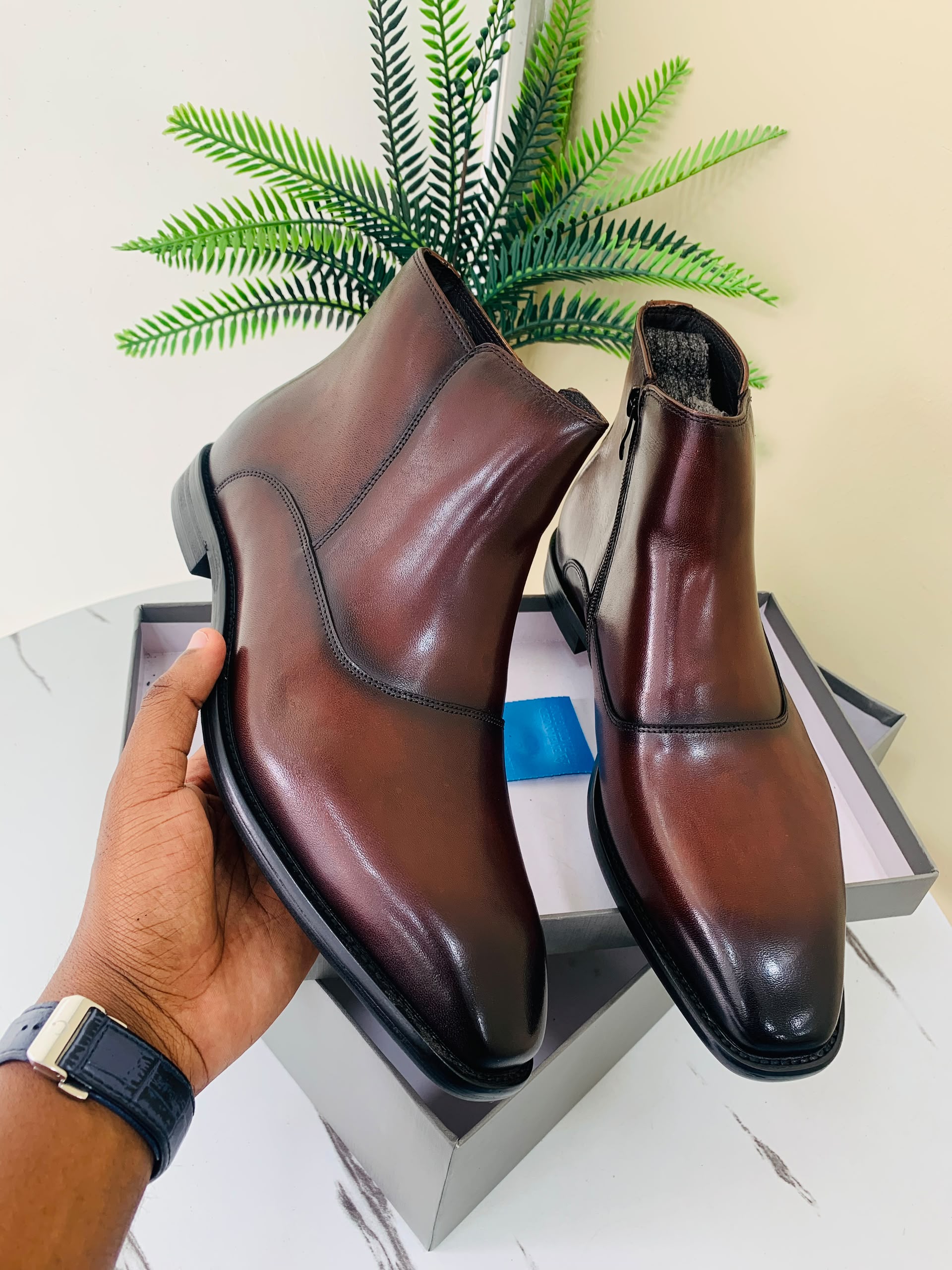 Men's leather shoes 